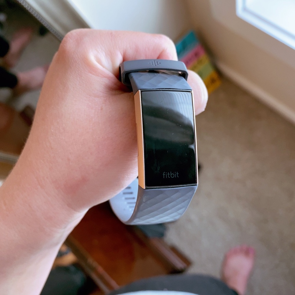 Fitbit. Charge 3 - Picture 3 of 3